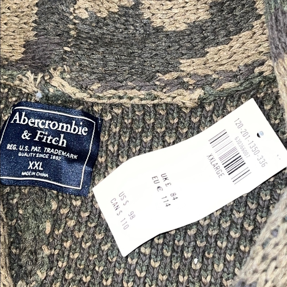 Abercrombie & Fitch Men's Shawl Cardigan in Olive Camo Size XXL - Picture 8 of 14